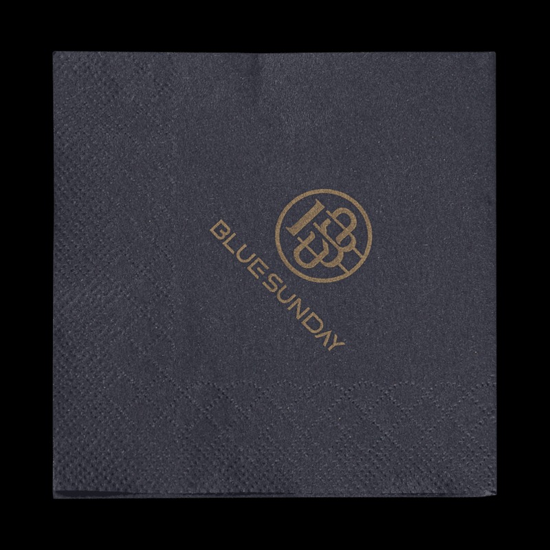 Monipuoliset painetut väripaperilautasliinat parantavat tapahtuman kokonaiskokemusta