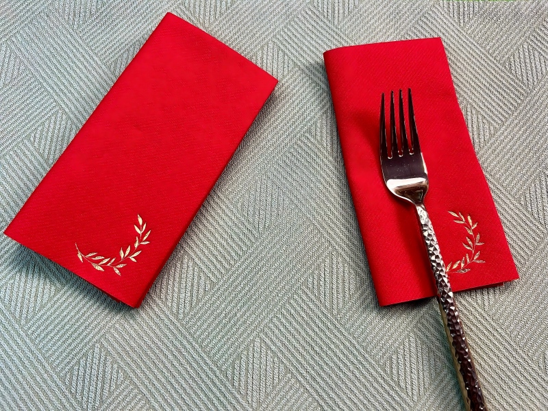 Miten Airlaid-lautasliinat valmistetaan ja mikä tekee niistä ainutlaatuisia?