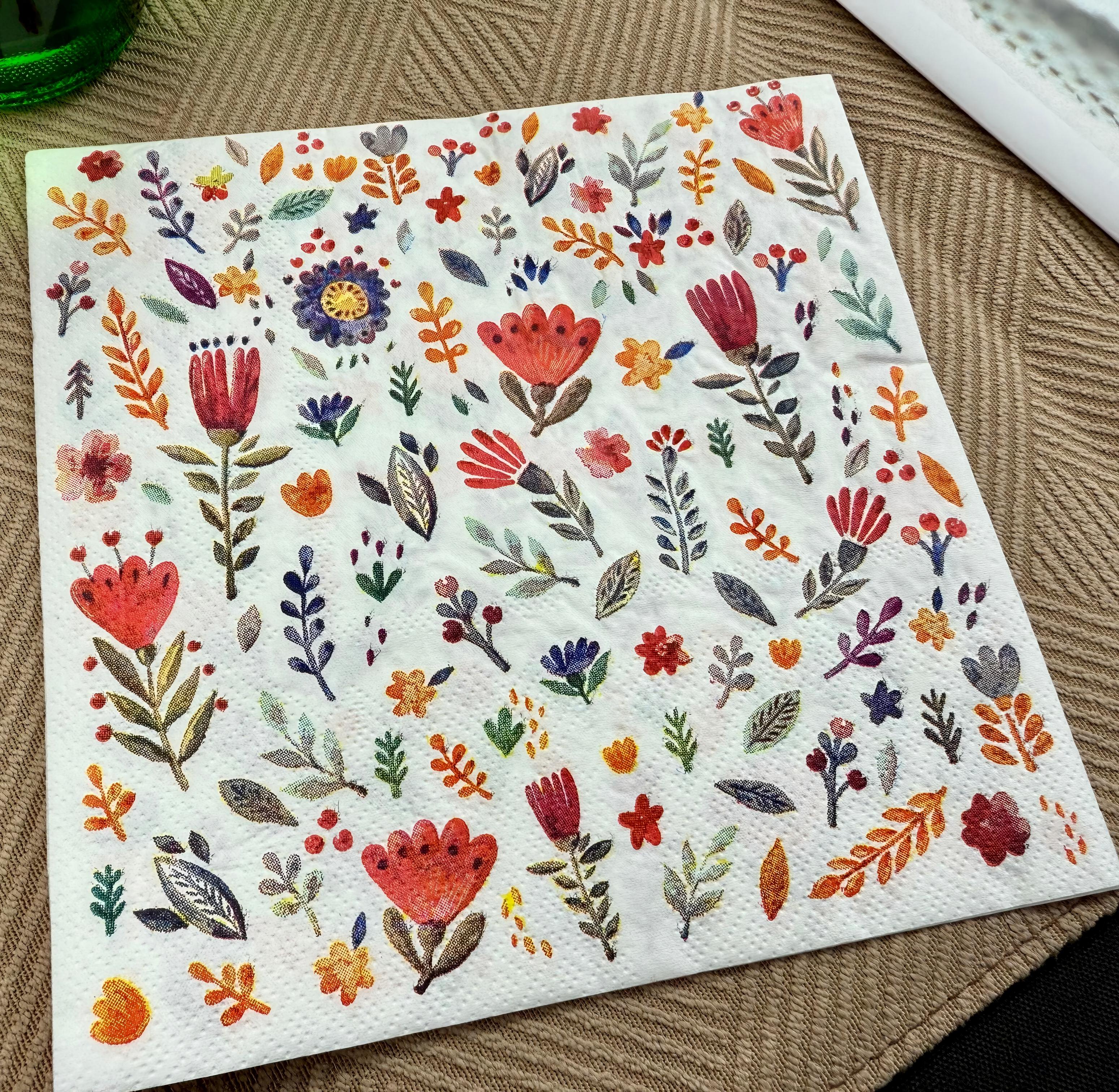 Käsinmaalatut kukkakoristeiset paperilautasliinat – Elegant Botanical Series